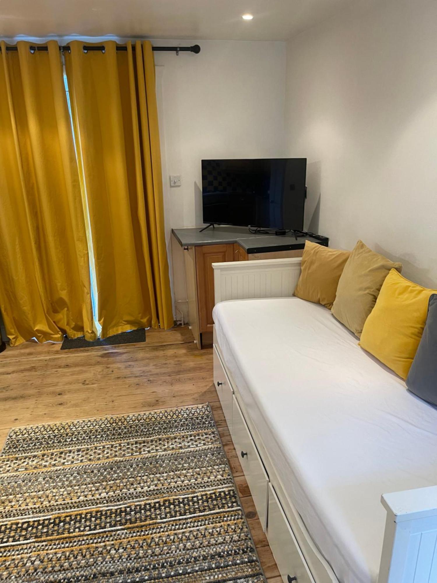 A Lovely One Bed Flat In North 핀칠리 외부 사진