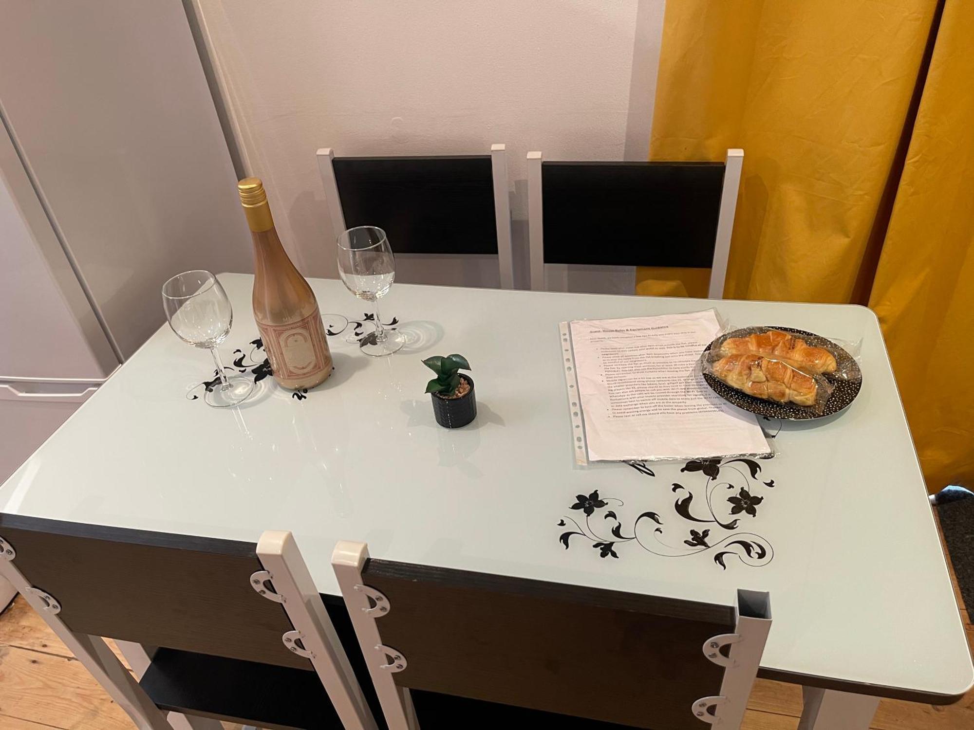 A Lovely One Bed Flat In North 핀칠리 외부 사진